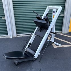 Leg Press And Hack Squat Machine 