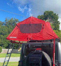 Roof top tent