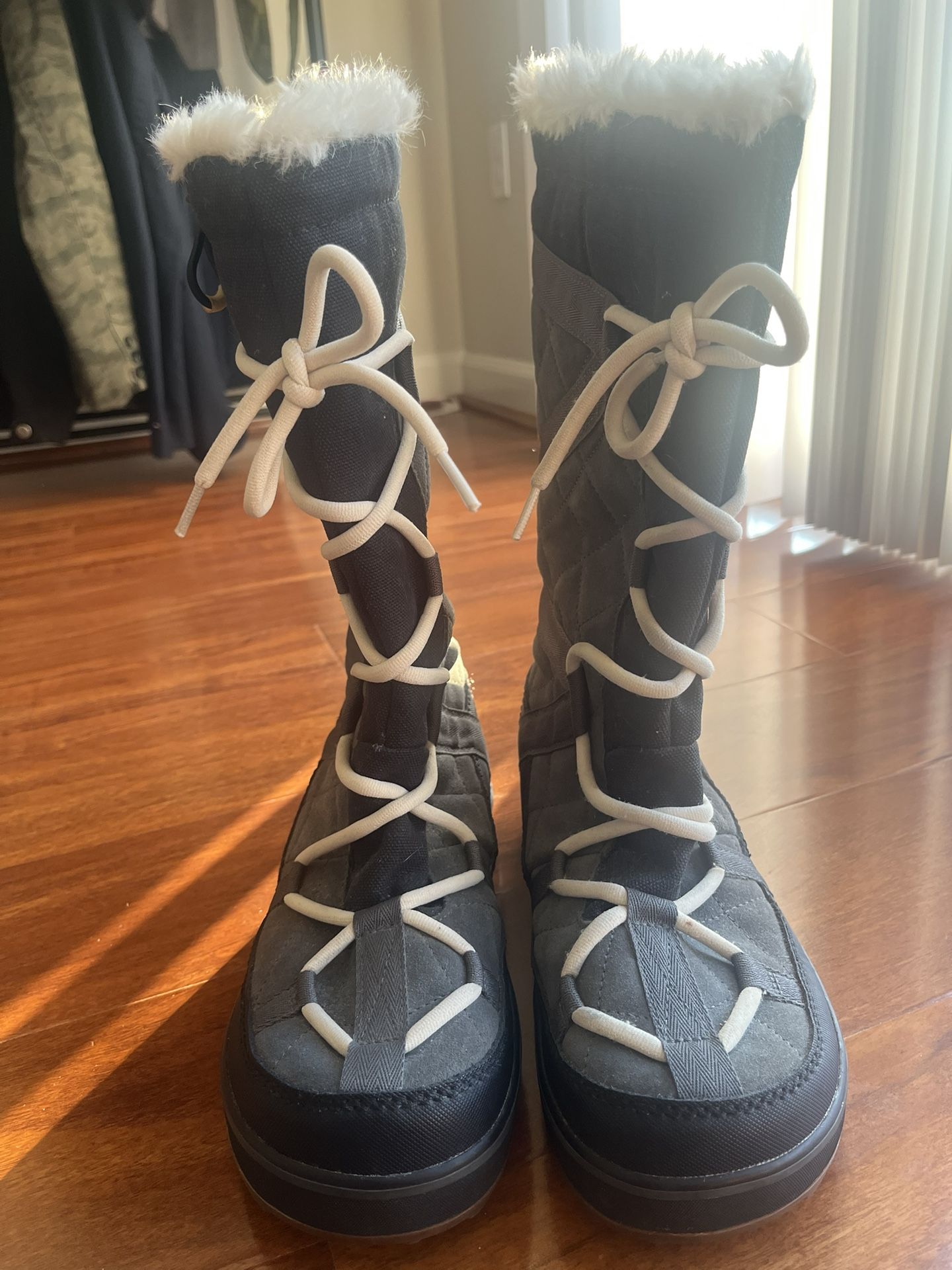 Sorel Women’s Glacy Explorer Lace Up Snow Winter Waterproof Boots Gray Black 9.5