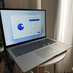 LG Gram 17” Laptop | Intel i7 | 16GB RAM | 1TB SSD | Ultra Lightweight | Great for School or Work