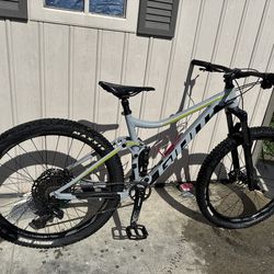 Giant Stance Full Suspension Mountain bike