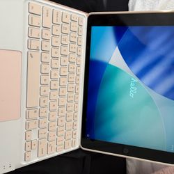 ipad 9th gen + keyboard case