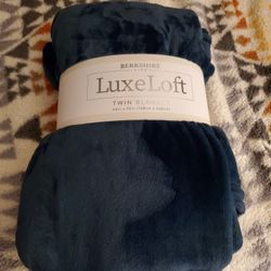 Berkshire Luxesoft Twin Blanket