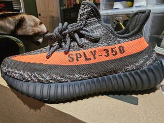 Yeezy 350 V2
