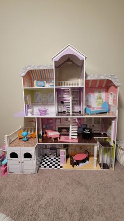 KidKraft Barbie House Plus Vehicles