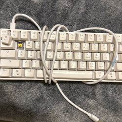 GK61 Yellow Switches 