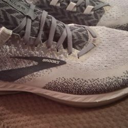   Brooks Mens Bedlam Running Sneakers  Size 12