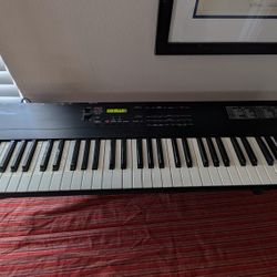 Roland D-5 Vintage Multi-timbral Linear Synthesizer - READ DESCRIPTION