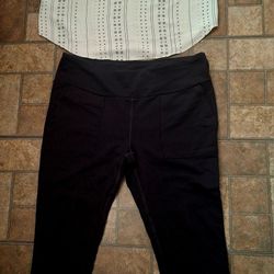 LADIE'S SIZE M TOPS/PANTS SIZE XL