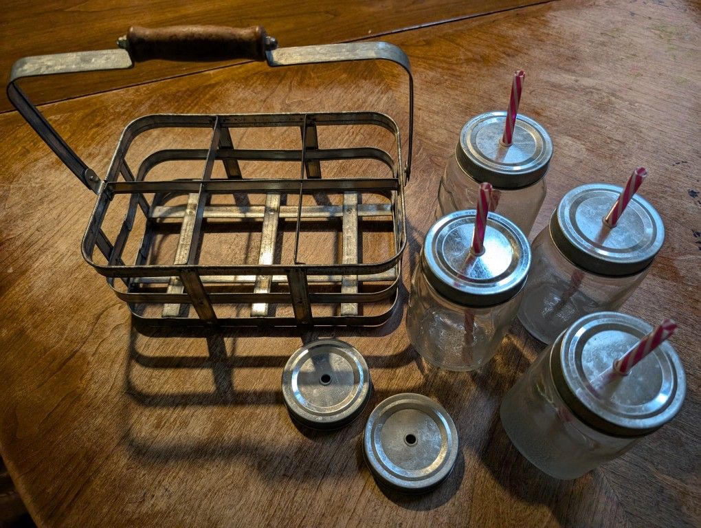 Mason Jars With Lid, Straws And Caddy In San Fernando 91340