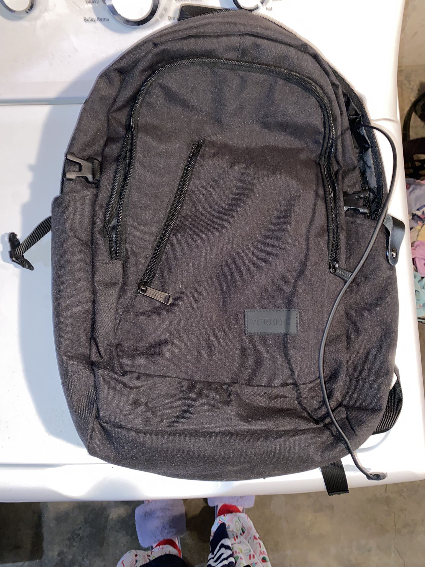 Yorepek Backpack With Charging Station Inside 