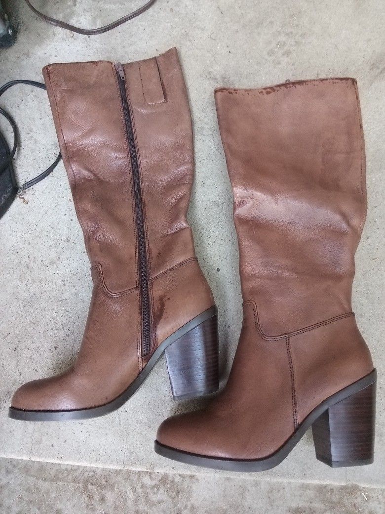 !! Women's Boots Size 7