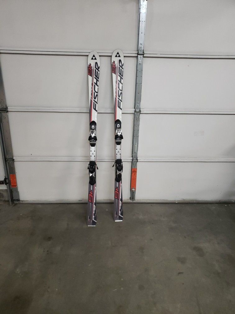 Fischer Progressor 9+ Skis