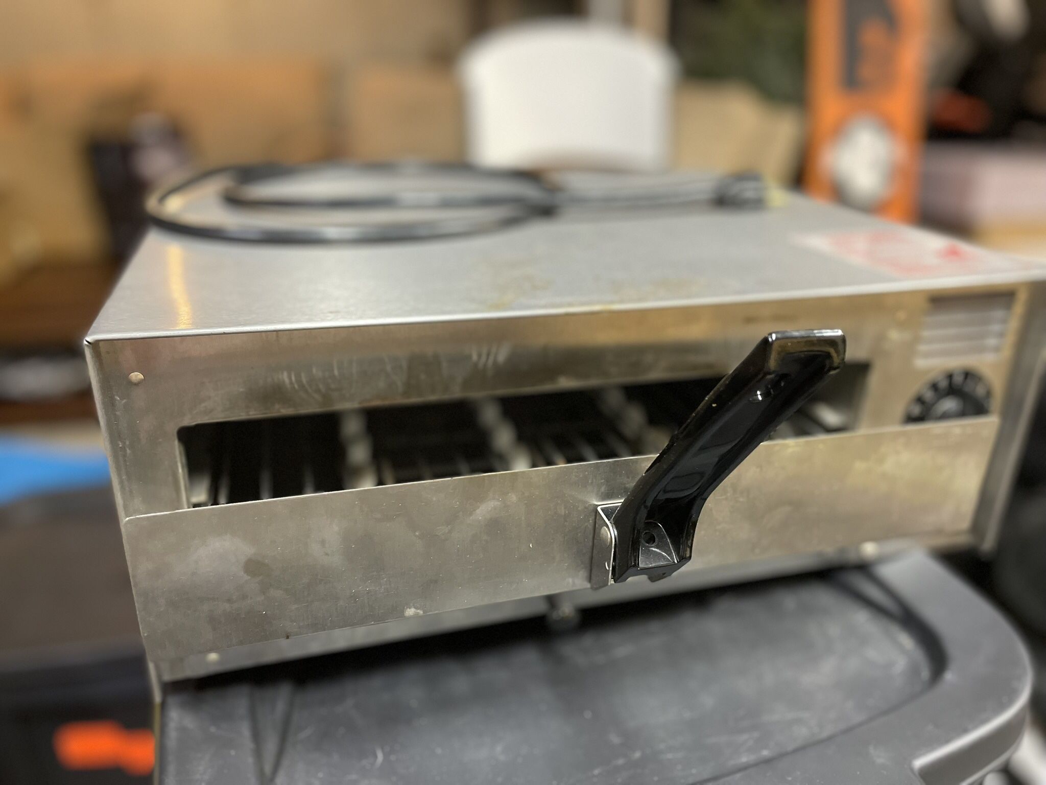 Commer Wisco Pizza Pal Electric Pizza Oven – Model 412 