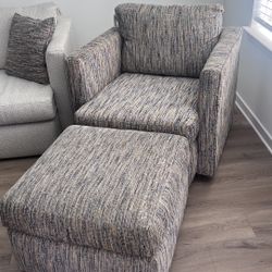 Swivel Chair With Ottoman 