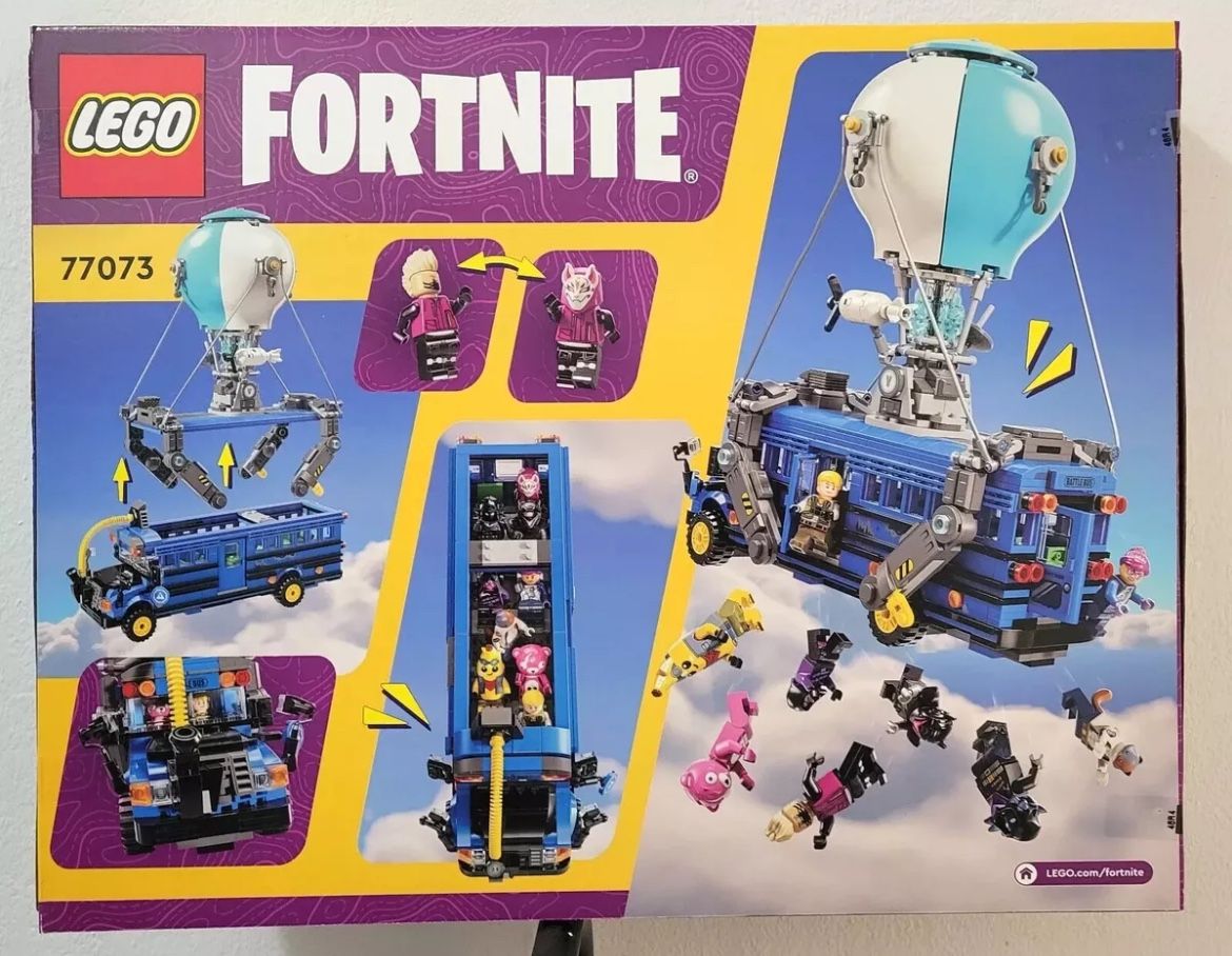 LEGO 77073 Fortnite Battle Bus - 9 Figures - 954 pcs - With Digital Item - NEW