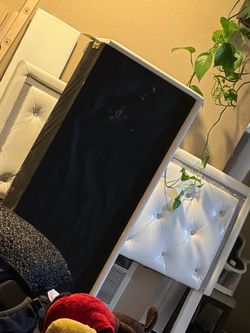 Bed size full mattress is a size queen