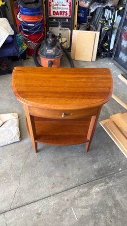 Free nightstand/end table