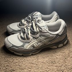 Asics Gel-NYC Cream/Oyster grey Size 9 us mens 