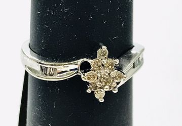 Beautiful Solid 14K White Gold Round & Baguette Diamond Cluster Ring