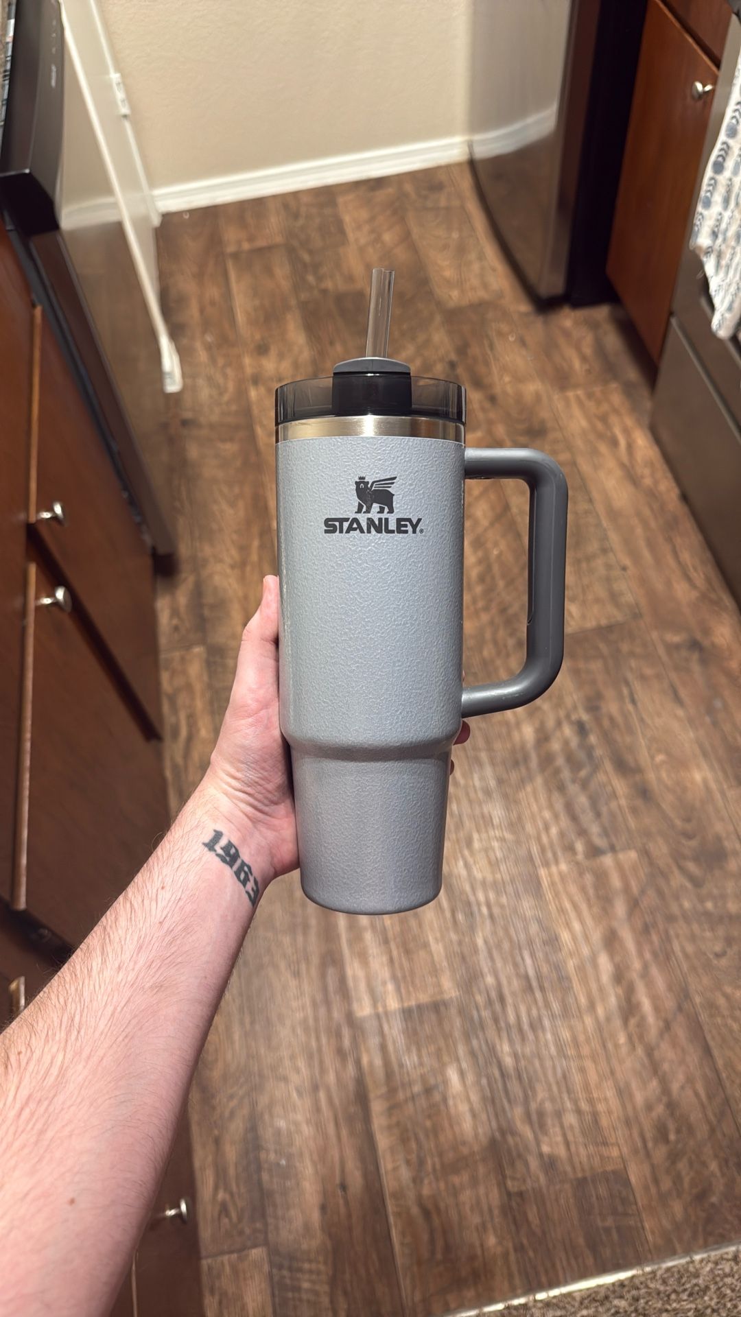 32 Oz Grey Stanley