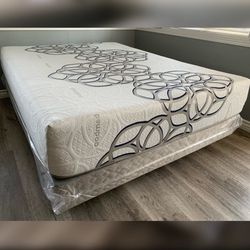 Queen Size Sky Comfort Bamboo Hybrid Cooling Gel Memory Foam Mattress and Boxspring