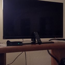 SAMSUNG 32 " FLAT SCREEN TV MODEL UN32EH4003 F WITH REMOTE