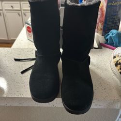 Muckluck Boots Size 8