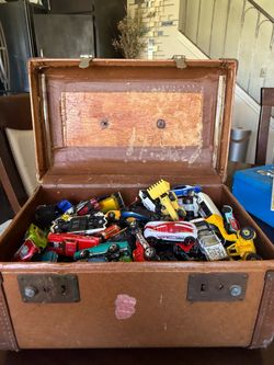 Hot wheels older over 100 of them