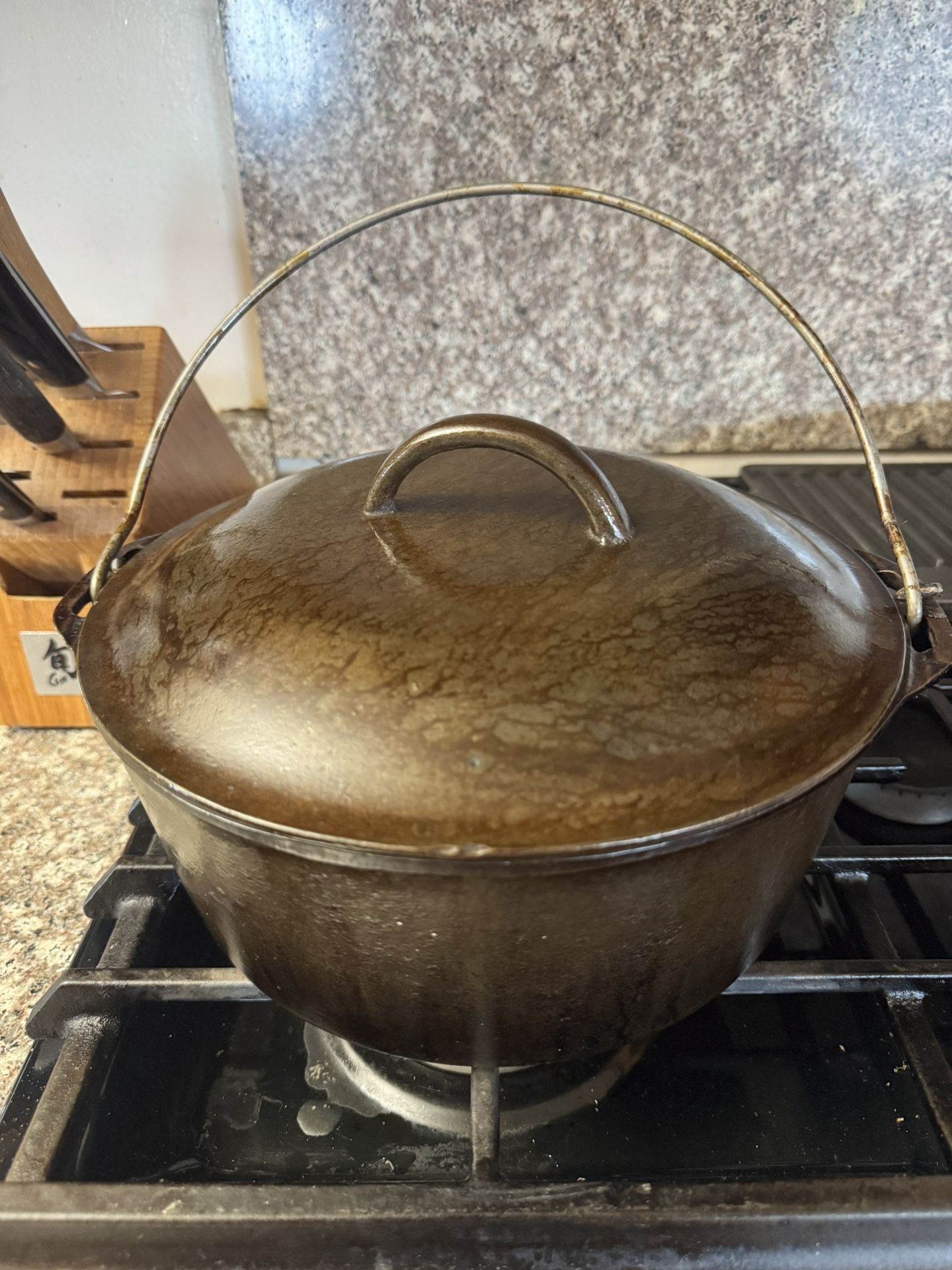 Cast Iron Dutch Oven Unmarked