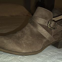 Women's Size 9 Life Stride Ankle Boot