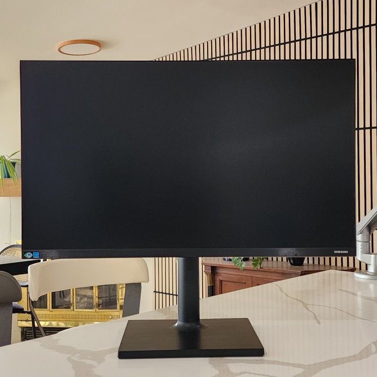 27" Samsung Flat Screen Monitor