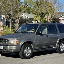 2000 Ford Explorer AWD Limited