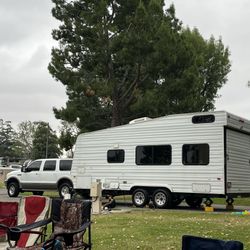 2005 Fun Runner Toy Hauler RV Camping 