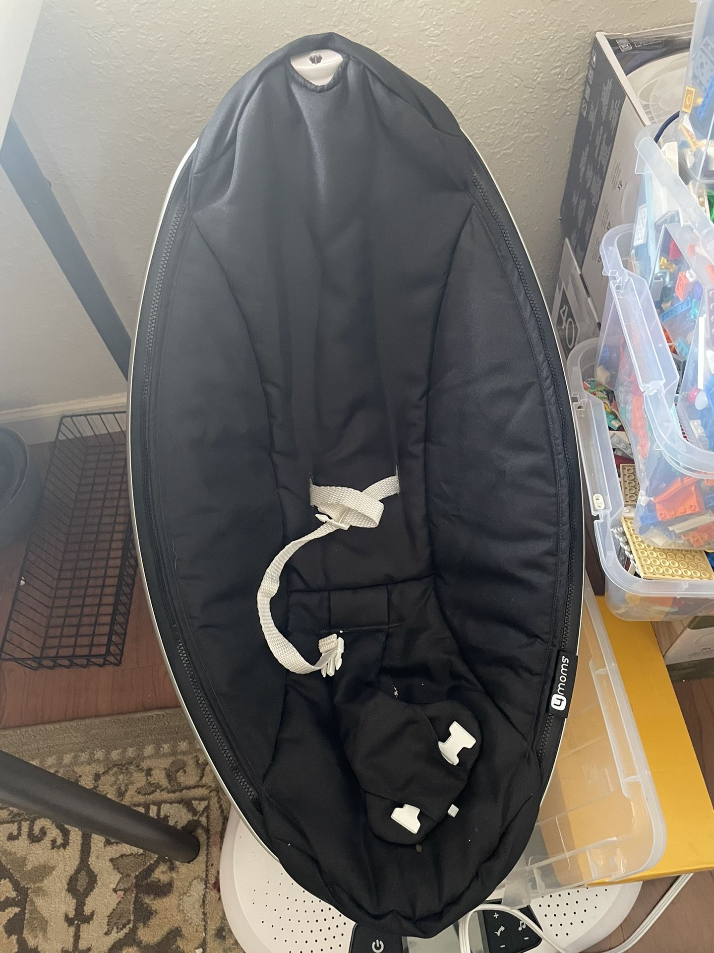 4 Moms baby swing 