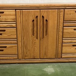 Nice Oak Dresser With 6 Drawers and Center Shelf With Drawer