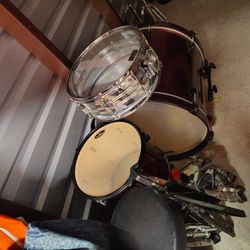 Pearl Drum Set 