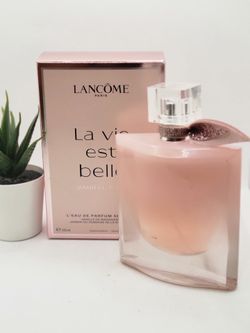 Lancôme
 
La Vie Est Belle Vanille Nude Eau de Parfum

3.4 fl ⭐️ (USED 20-25%)