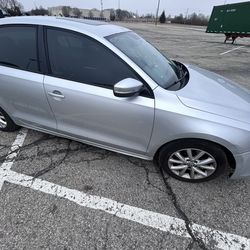 VW Jetta 2012 2.5 SE Salvage title  160K