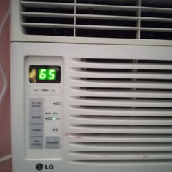 Window A.C  unit Works Good 