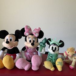 Plush Toys / Plushies / Stuffed Animals