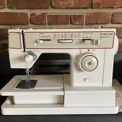 SINGER MERRITT SEWING MACHINE