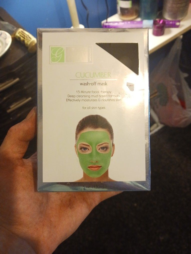 New In Box Cucumber Face Mask Treatment 