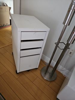 White Cabinet 14x20x28