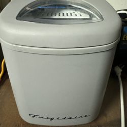 Frigidaire Ice Maker