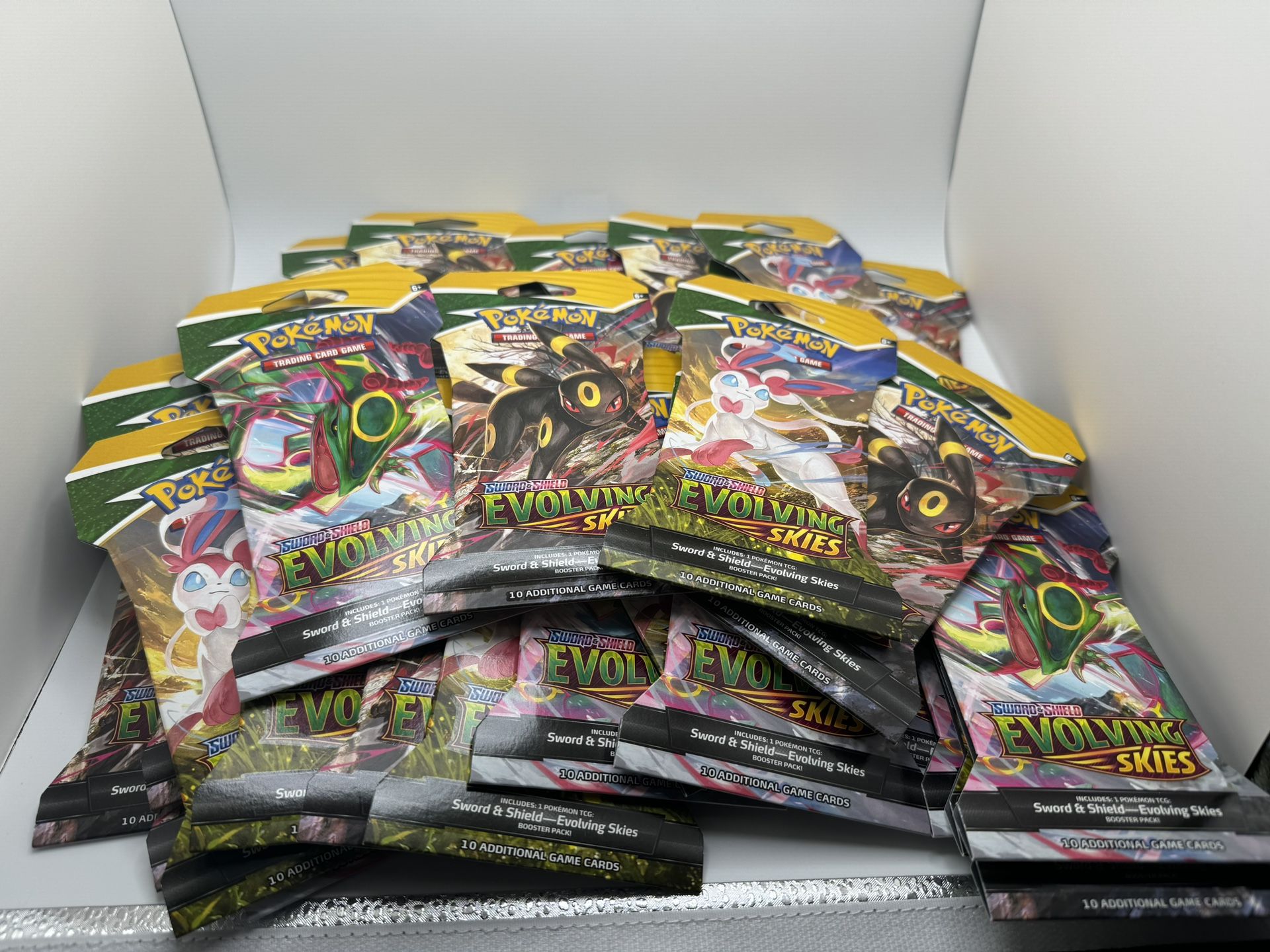 Pokemon Evolving Skies Sleeved Booster Pack