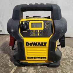 DeWalt DXAEJ14 Jump Starter 
