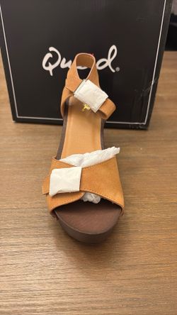 Médium heels