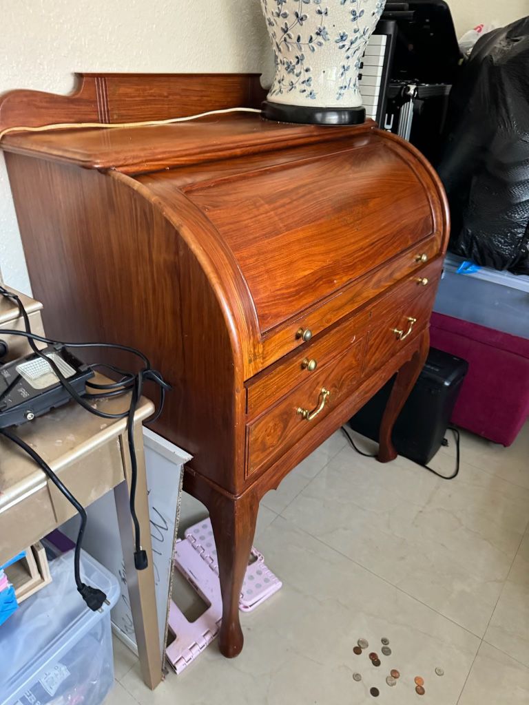 Piano Style Storage Desk 