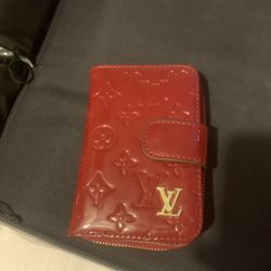 Accessories & Wallets